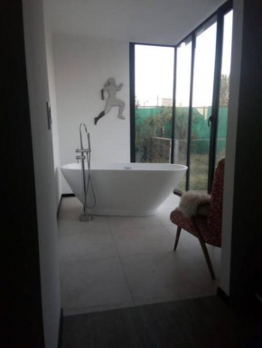 Casa minimalista (A+)